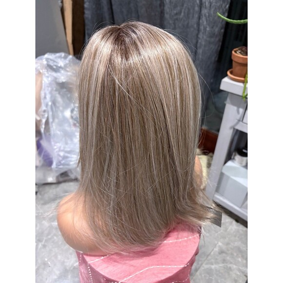 Belle tress “Fontaine” LUX synth wig in color British Milk-tea handtied cap New main image 4